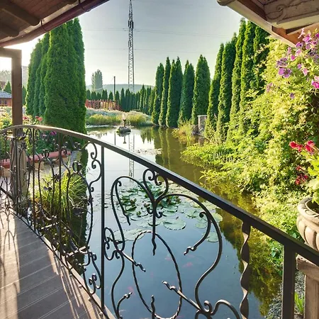 David With Free Parking