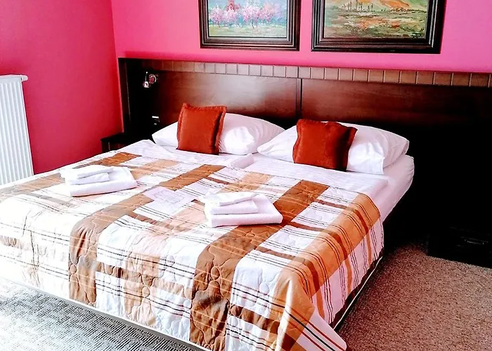 David With Free Parking